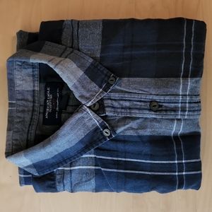 American Eagle Slim Fit Long Sleeve Button Down Shirt Blue and Gray Plaid